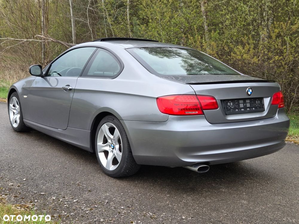 BMW Seria 3 320i Edition Exclusive - 11