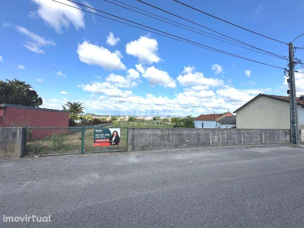 Terreno Rústico com Potencial de Construção – Perto do Centro de Estar - Grande imagem: 3/7