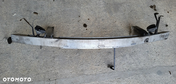 Belka zderzaka przedniego Mercedes W204