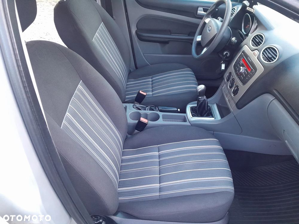 Ford Focus 1.6 TDCi Trend - 38