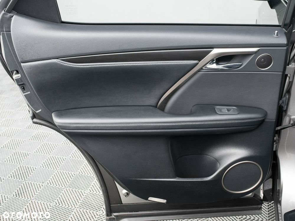 Lexus RX - 26