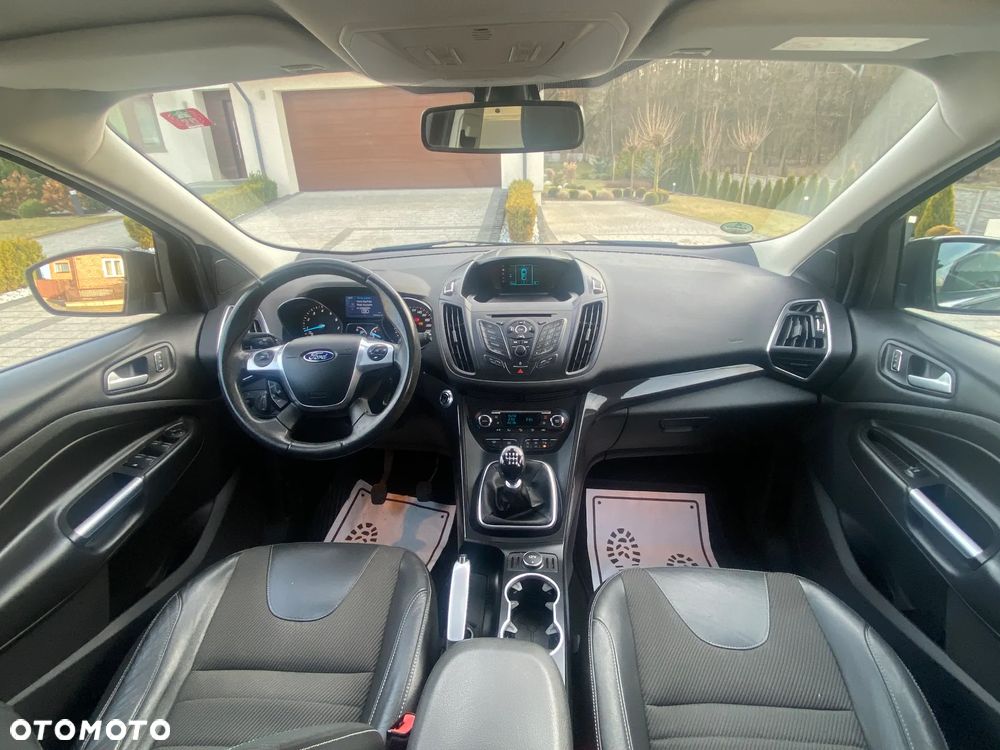 Ford Kuga 1.5 EcoBoost 2x4 Titanium - 6
