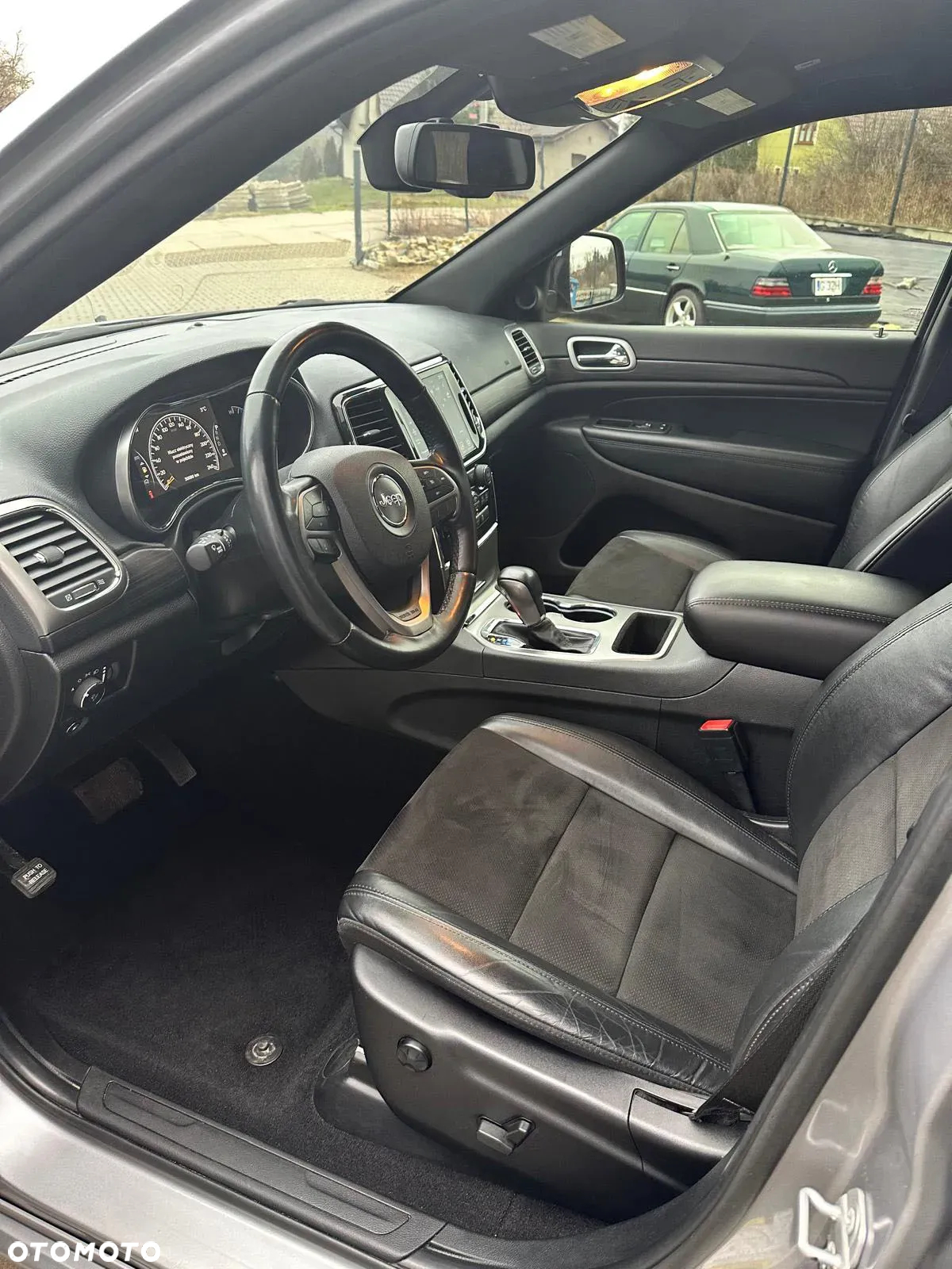 Jeep Grand Cherokee - 13