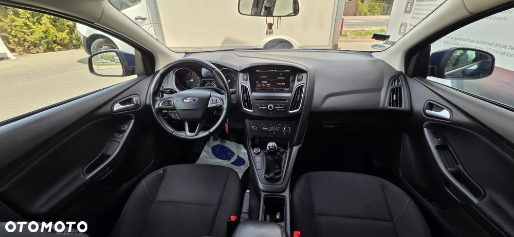 Ford Focus - 32