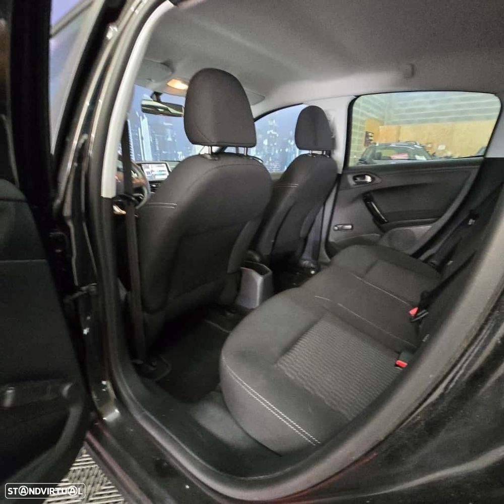 Peugeot 208 82 VTI Style - 12