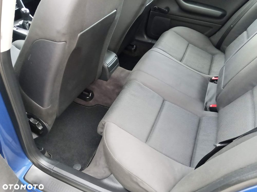 Audi A4 Limousine - 30