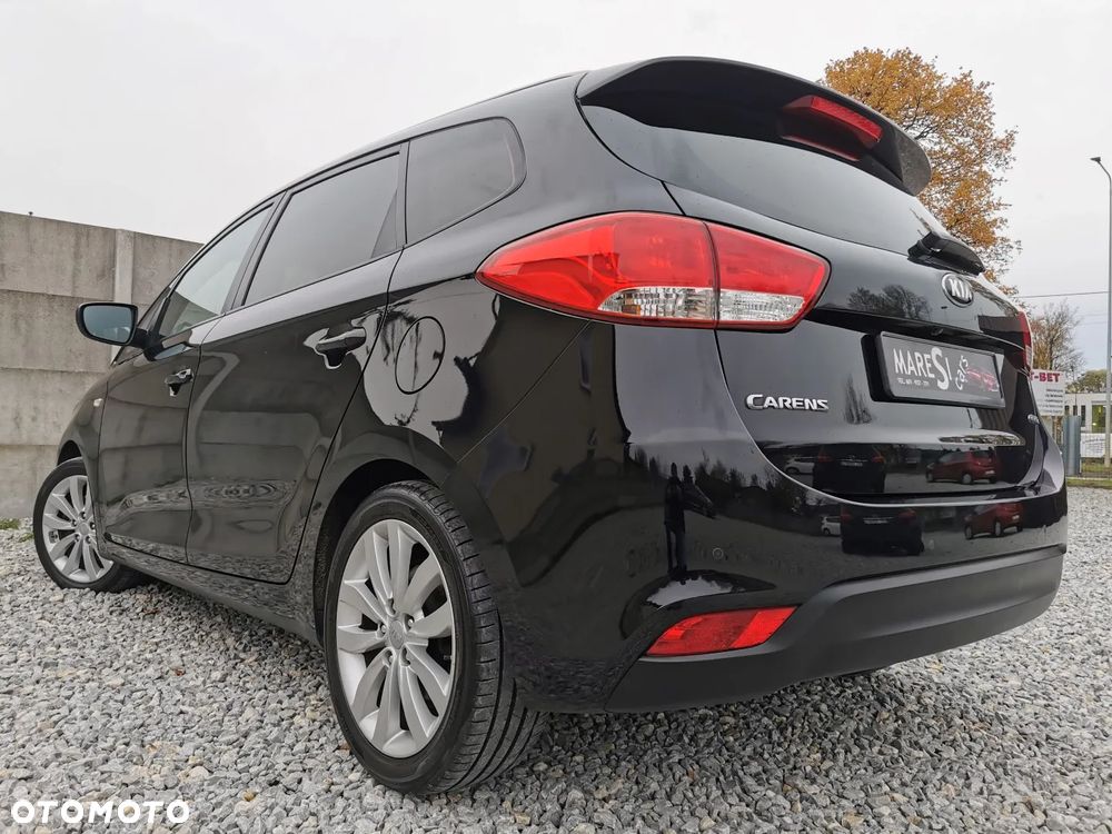 Kia Carens - 35