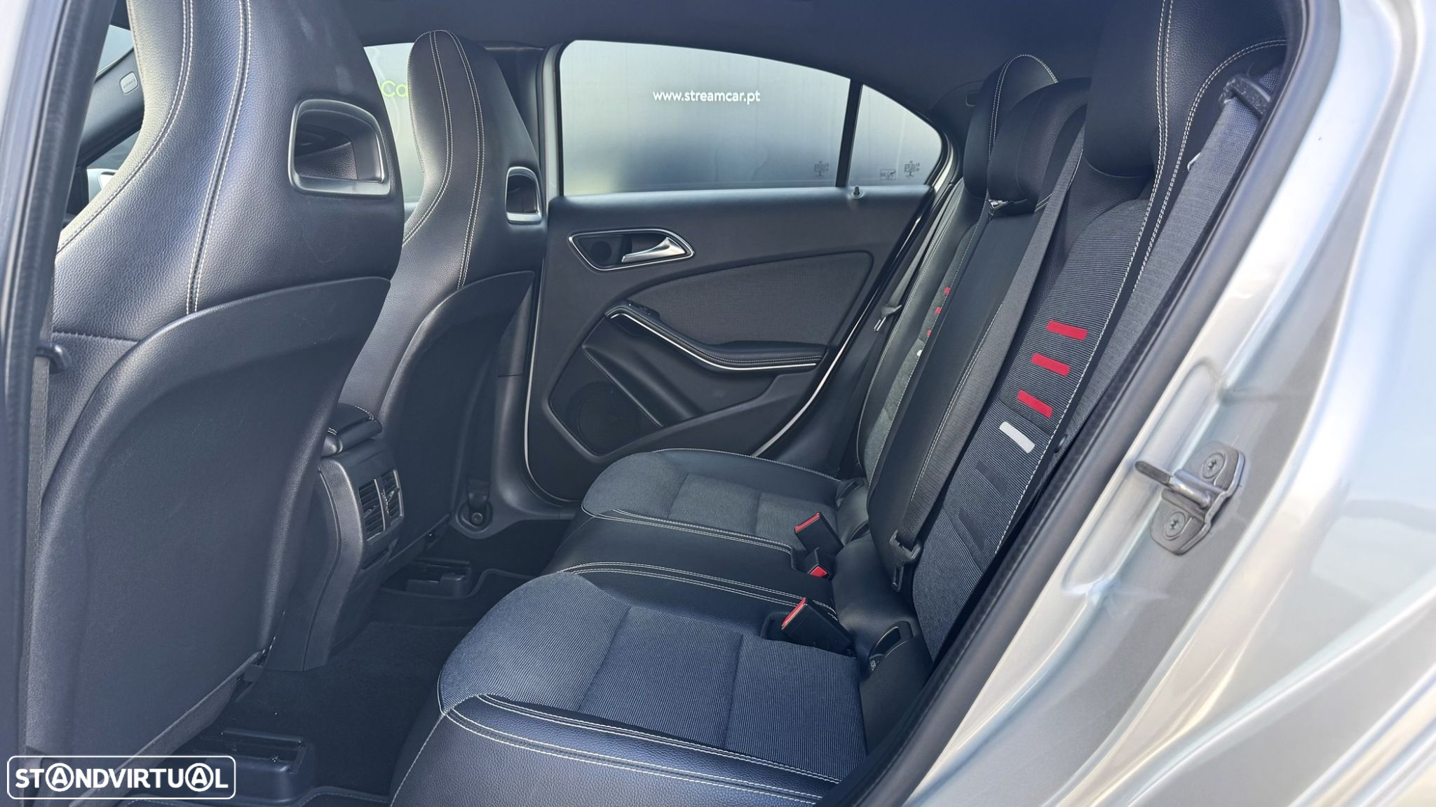 Mercedes-Benz A 180 d Urban - 23