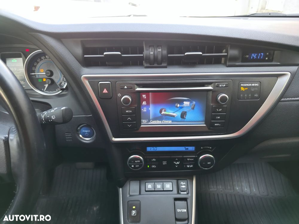 Toyota Auris 1.8 L VVT-i Hybrid Sol - 16