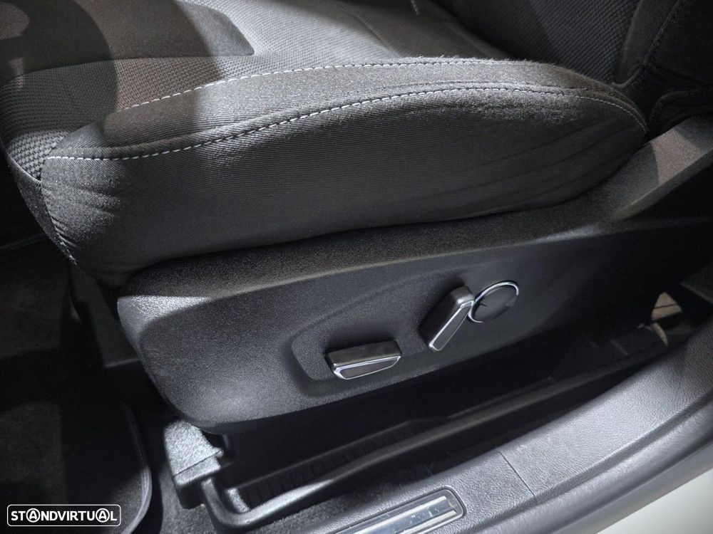 Ford S-Max 2.0 TDCi Titanium - 23