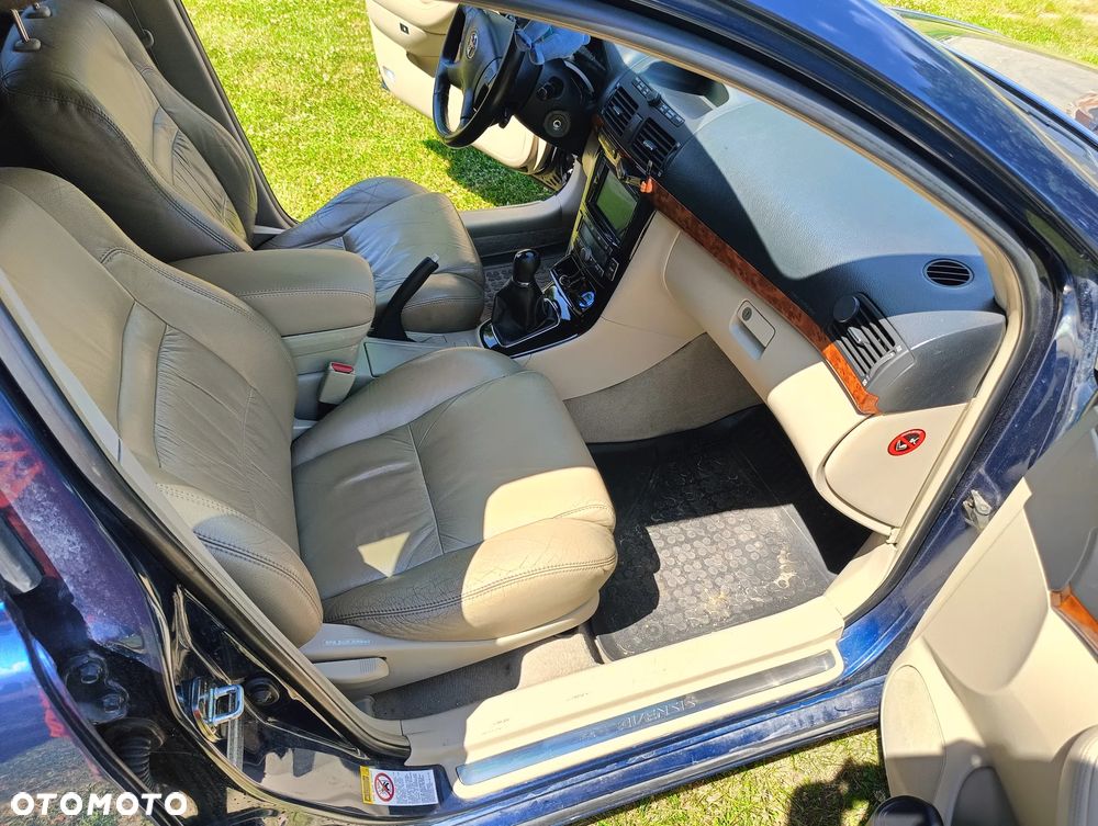 Toyota Avensis 2.0 D-4D Prestige - 25