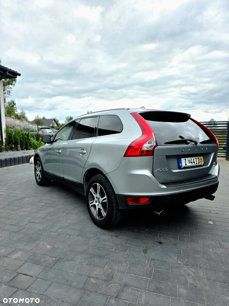 Volvo XC 60 T6 AWD Momentum - 9