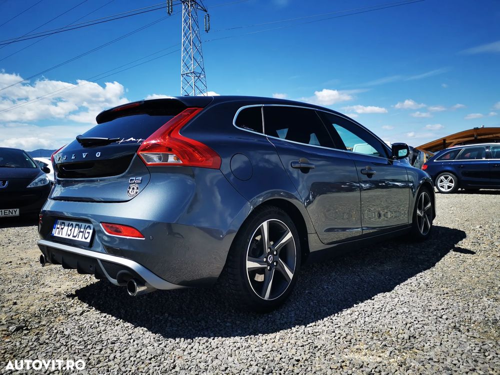 Volvo V40 D2 R-Design - 4