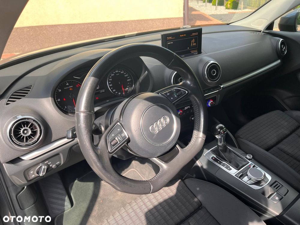Audi A3 3-drzwiowe 2.0 TDI Ambiente S tronic - 4