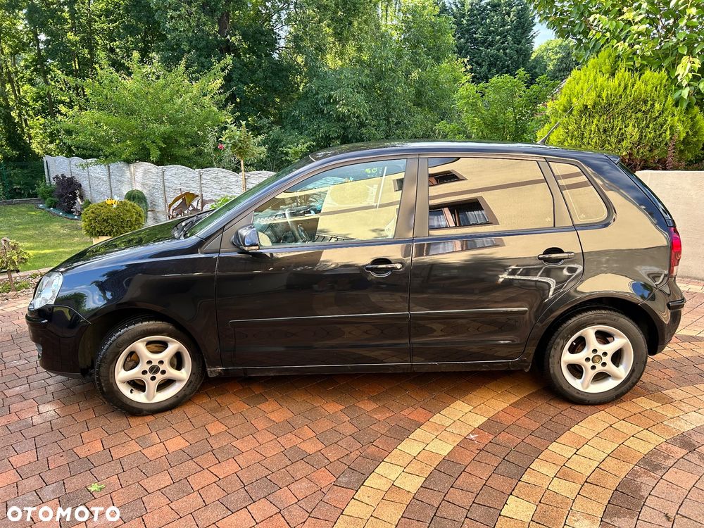 Volkswagen Polo 1.4 16V Sportline - 2