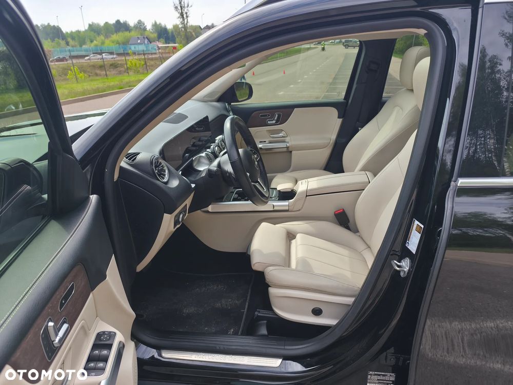 Mercedes-Benz GLB - 10