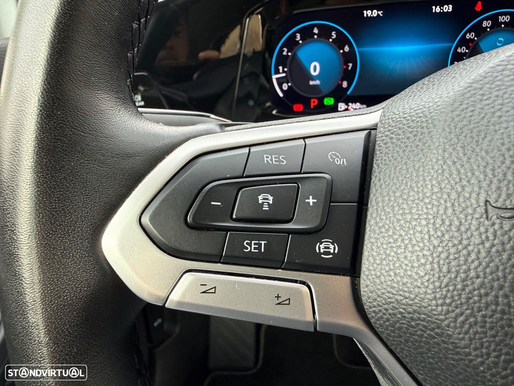 VW Golf 1.5 eTSI Life DSG - 19