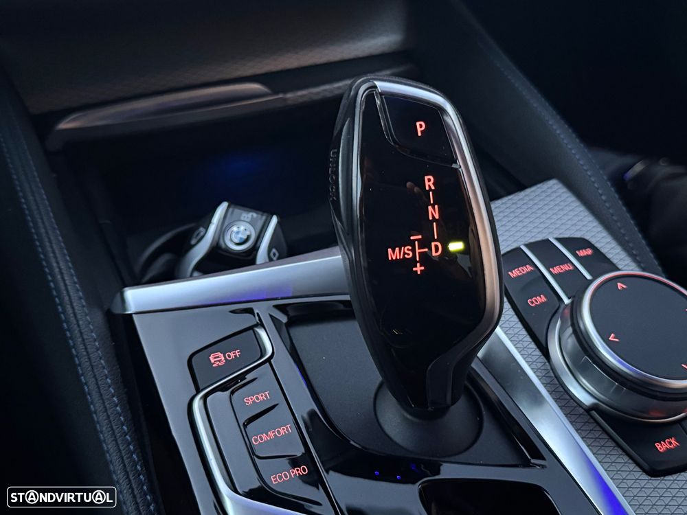 BMW 530 e iPerformance Pack M - 29