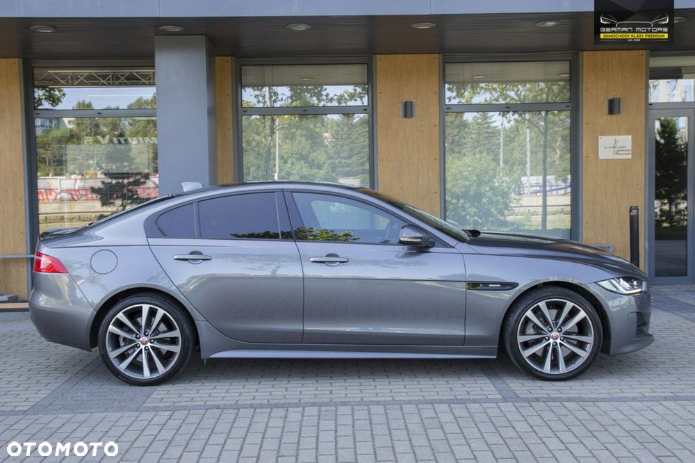 Jaguar XE - 28