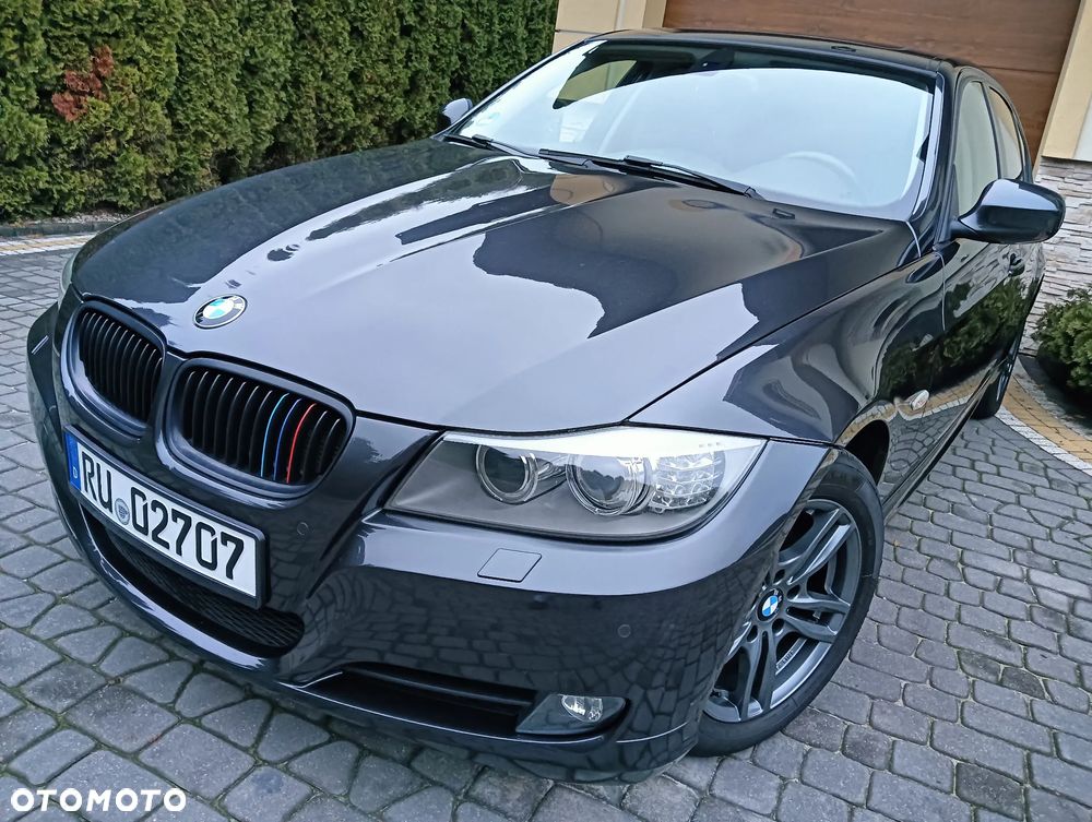 BMW Seria 3 320d DPF Edition Sport - 2