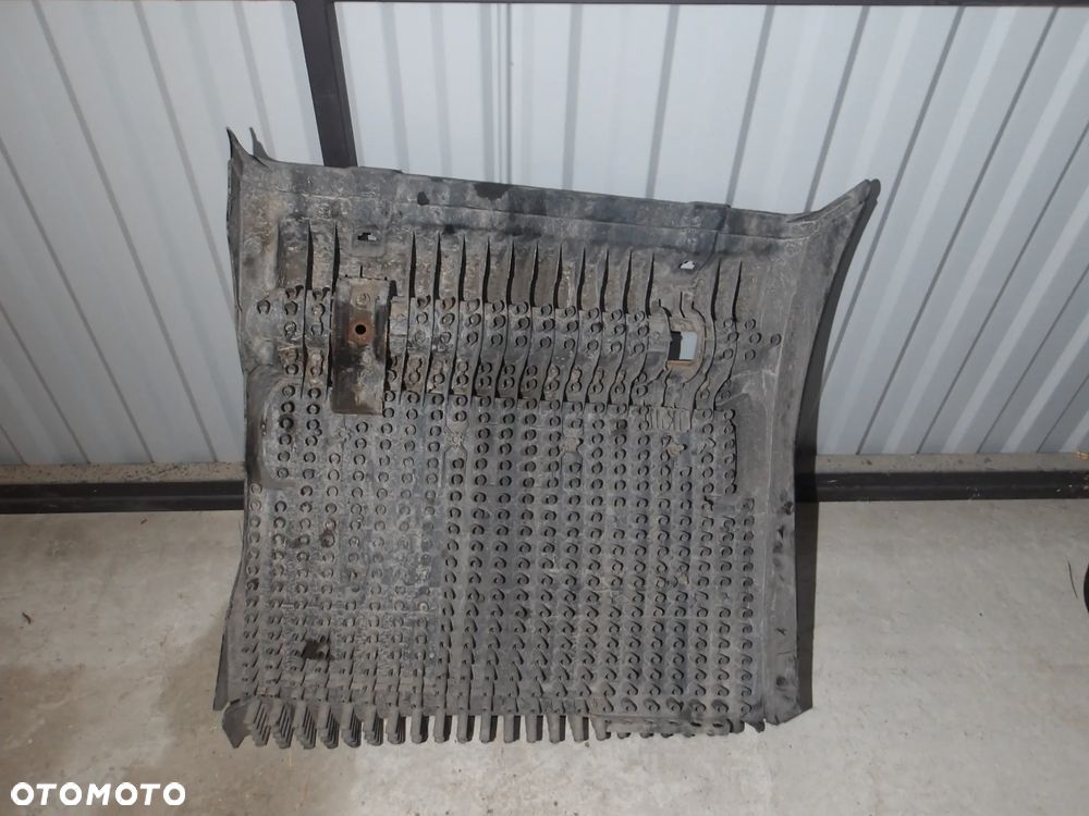 BŁOTNIK TYLNY LEWY MERCEDES ACTROS MP4 2018r. - 2