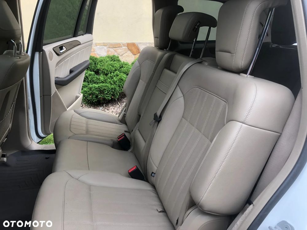 Mercedes-Benz GL 400 4Matic 7G-TRONIC - 29