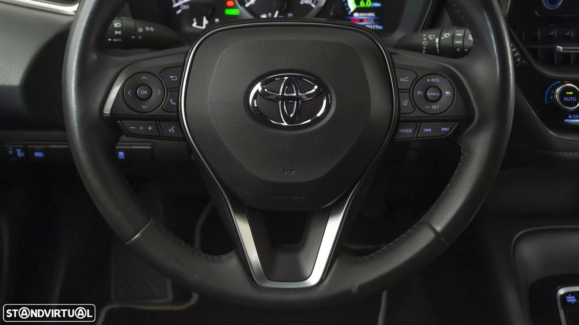 Toyota Corolla 1.8 Hybrid Comfort - 22