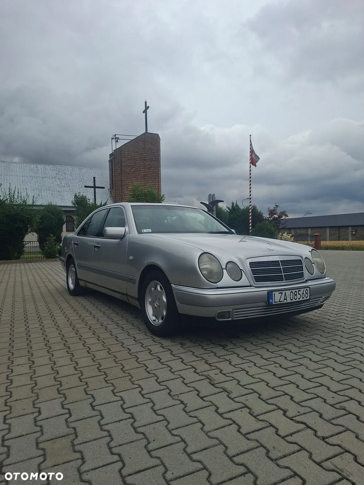 Mercedes-Benz Klasa E - 2