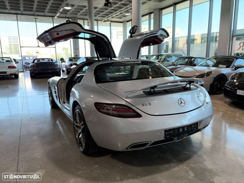 Mercedes-Benz SLS 63 AMG - 6