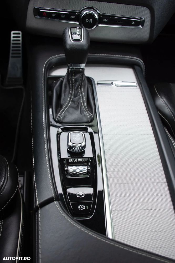 Volvo XC 90 D5 AWD R-Design - 22