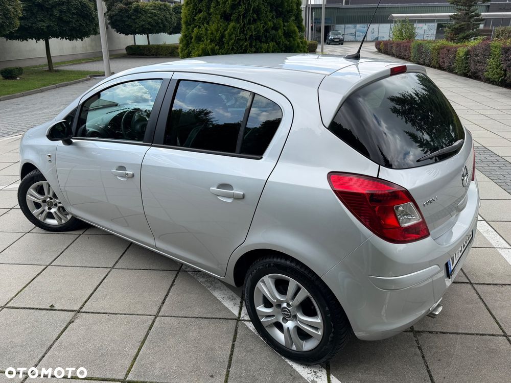 Opel Corsa 1.4 16V 150 Jahre - 12