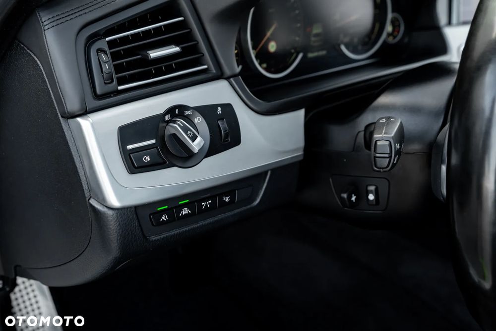 BMW Seria 5 M550d xDrive Sport-Aut - 19