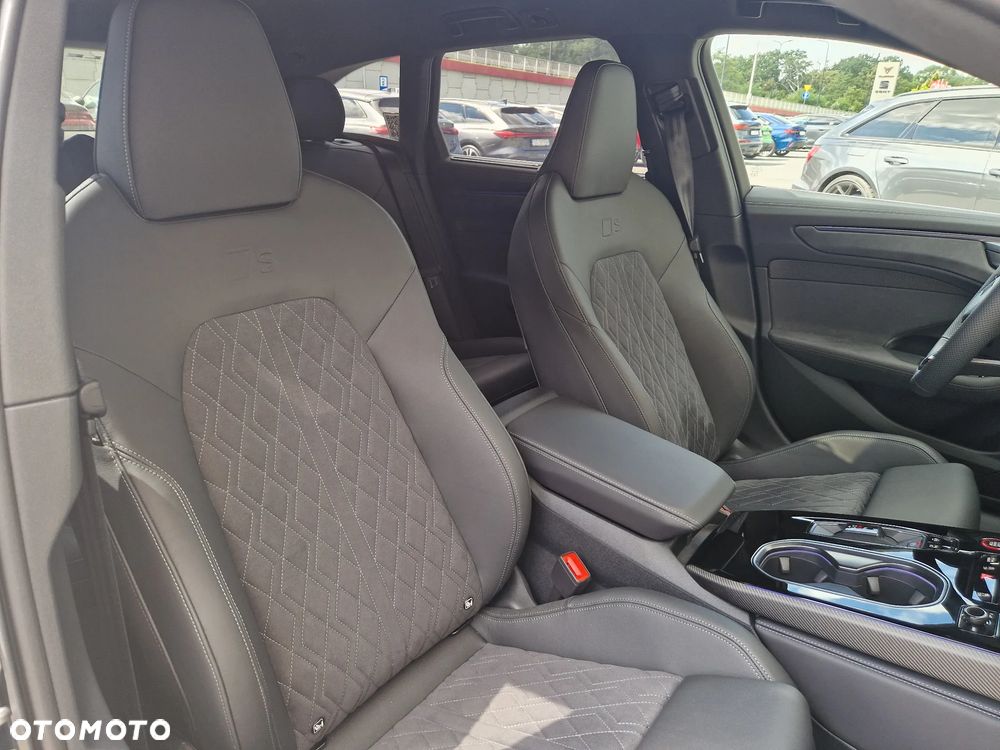 Audi A6 - 12