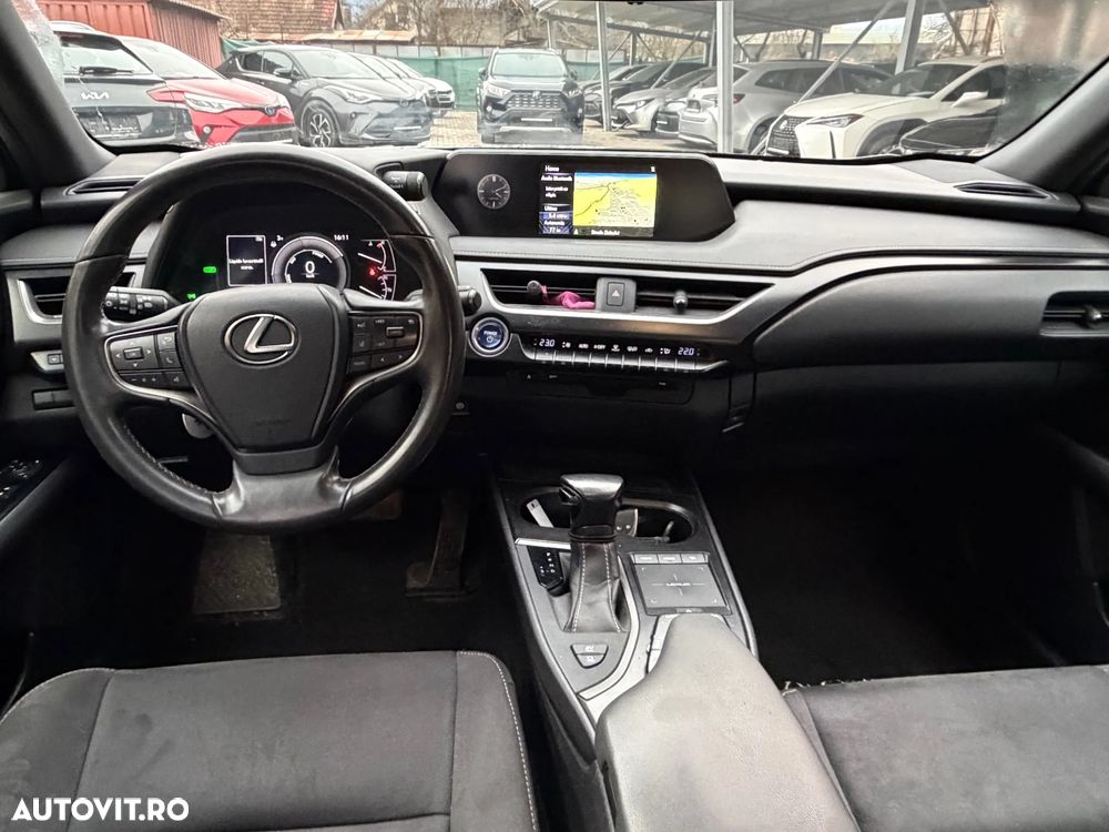 Lexus UX 250h Business Edition - 6