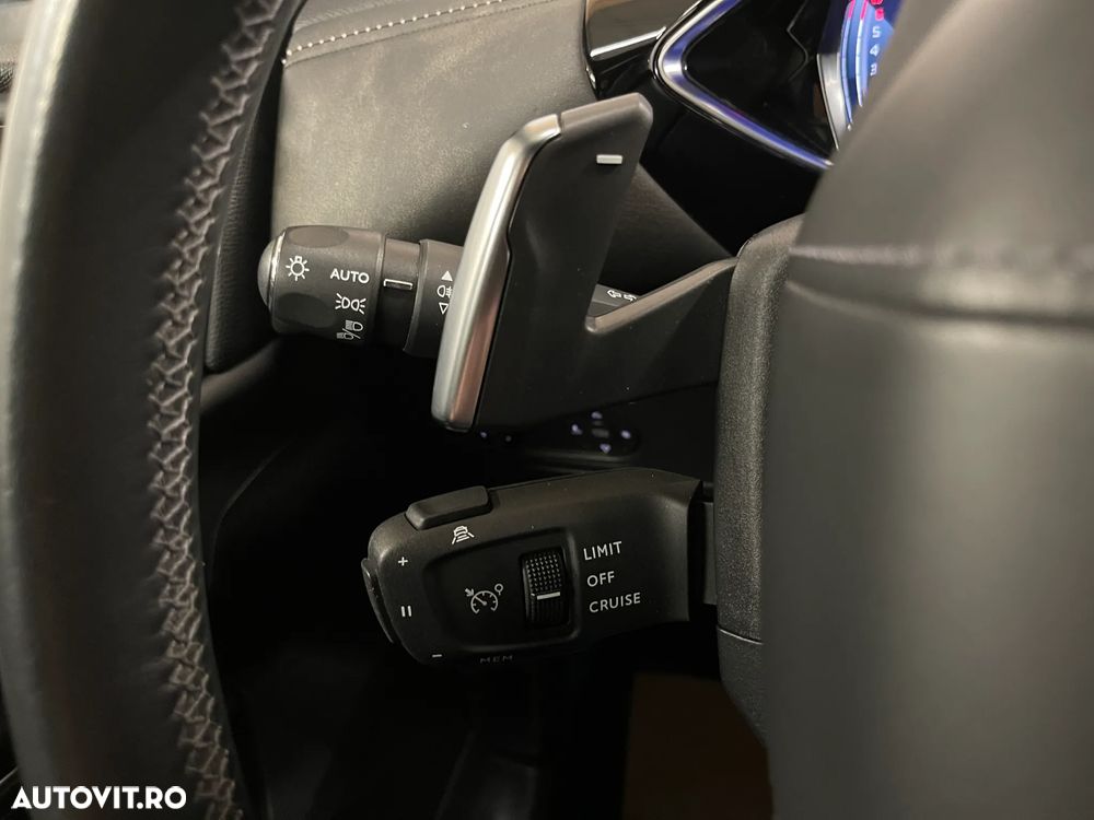 DS Automobiles DS 3 Crossback ver-ds3-1-2-puretech-130-s-s-eat8-grand-chic - 26