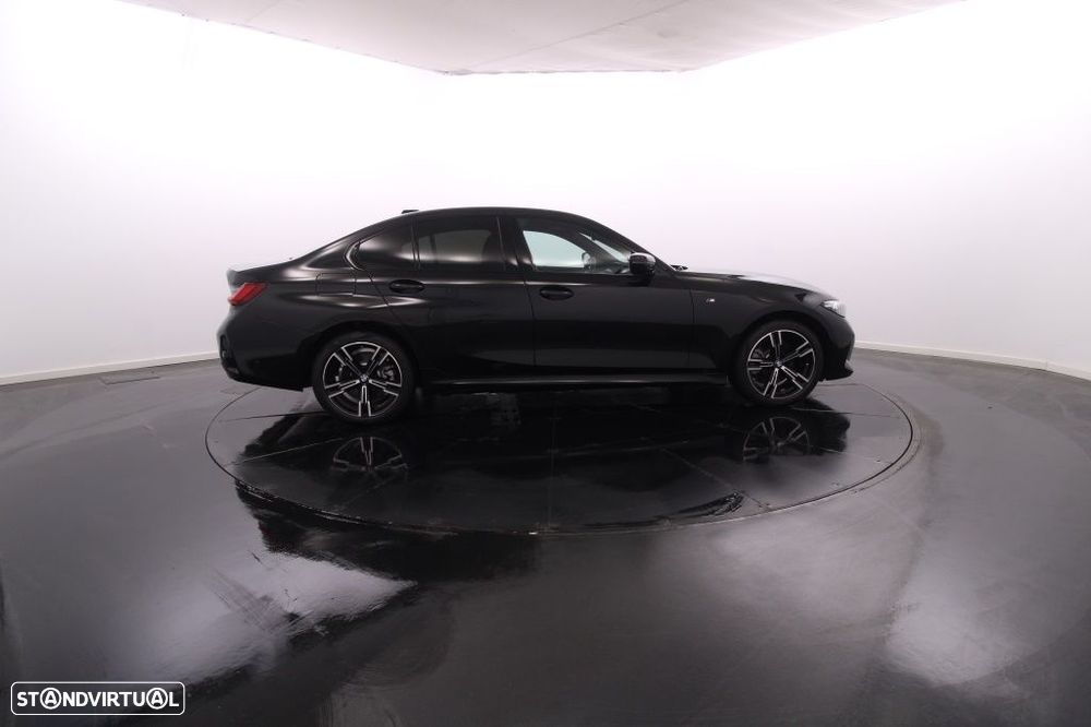BMW 330 e Pack Desportivo M Auto - 10
