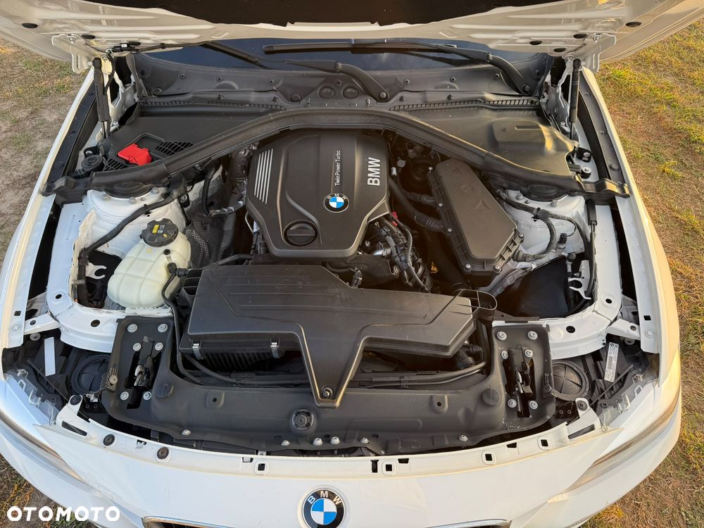 BMW Seria 3 318d Edition M Sport Shadow - 26