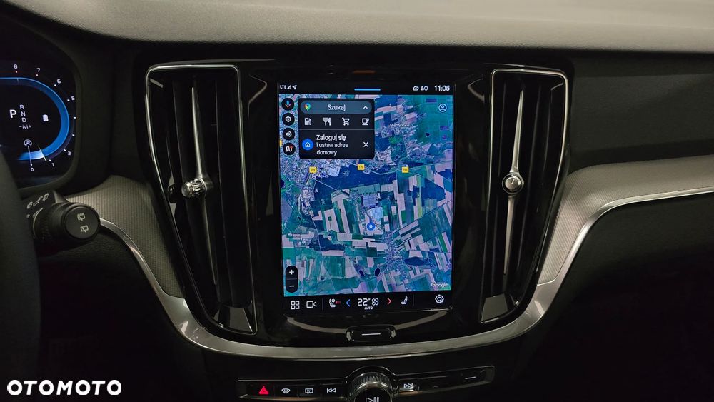 Volvo V60 B4 B DKG Plus Dark - 39