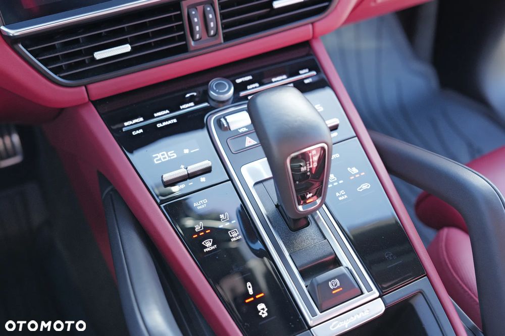 Porsche Cayenne S Platinum Edition - 25