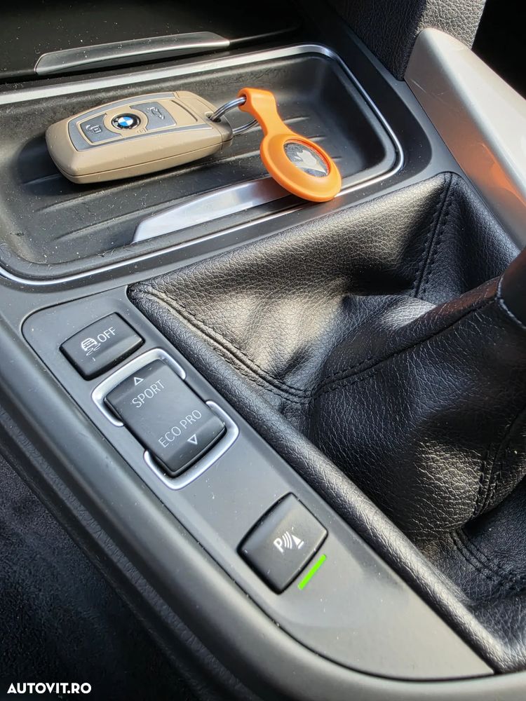BMW Seria 3 320i - 23