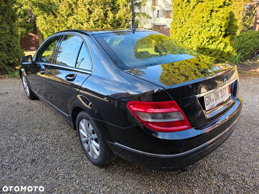 Mercedes-Benz Klasa C 180 BlueEFFICIENCY Avantgarde - 3