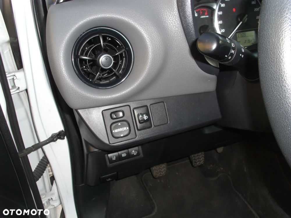 Toyota Yaris 1.5 Premium - 21