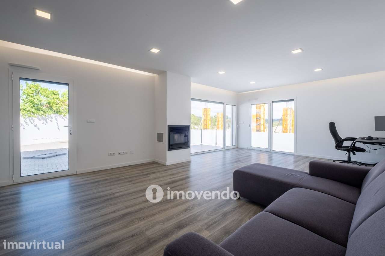 Moradia 4 moderna e exclusiva, com garagem, em Cernache, Coimbra - Grande imagem: 4/43