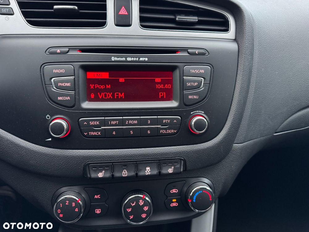 Kia Ceed 1.6 GDI ISG Dream Team Edition - 19
