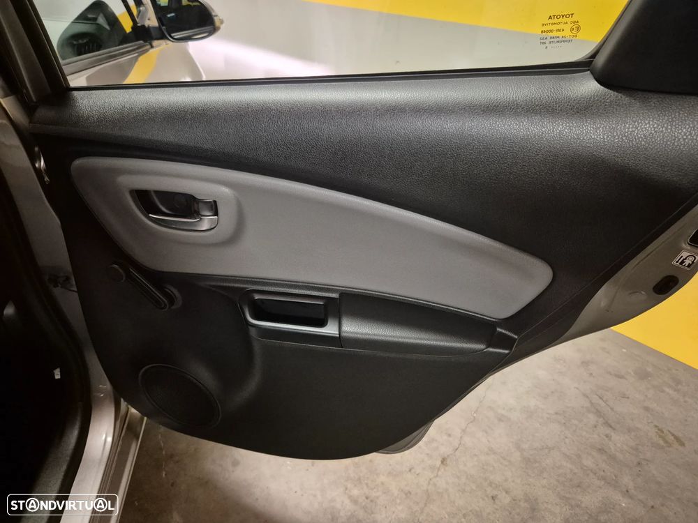 Toyota Yaris 1.0 VVT-i ACtive+AC - 35