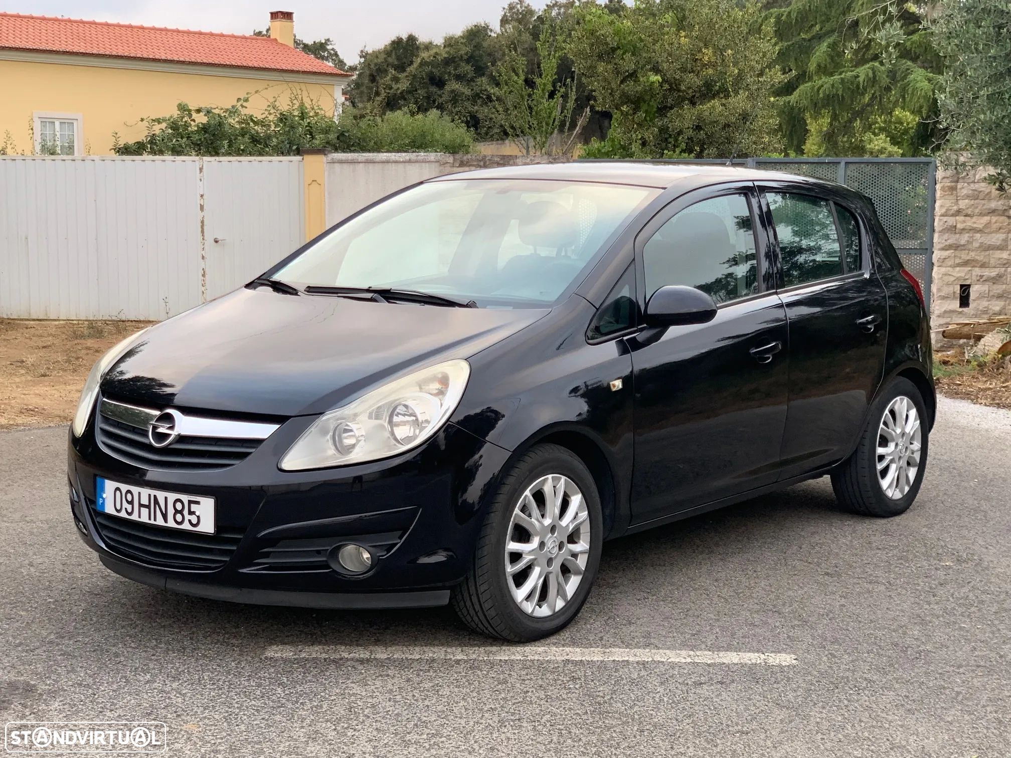Opel Corsa 1.3 CDTi Enjoy EcoFLEX - 1