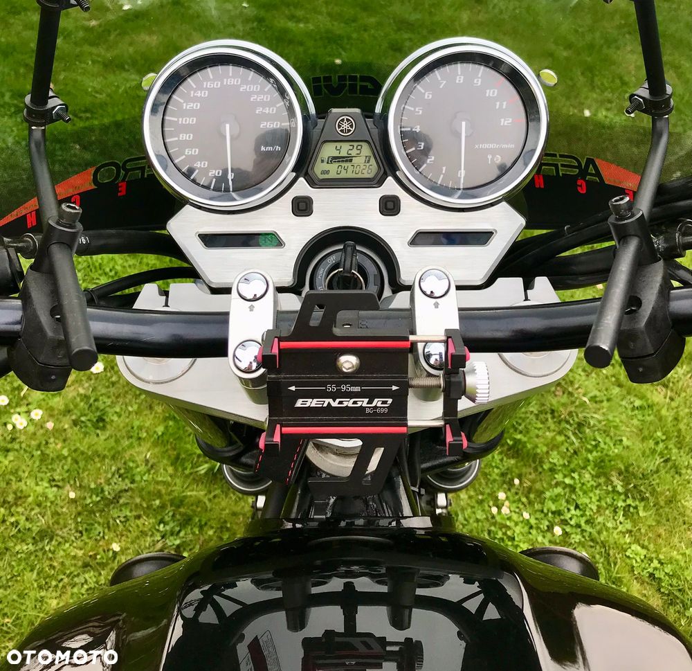 Yamaha XJR - 17