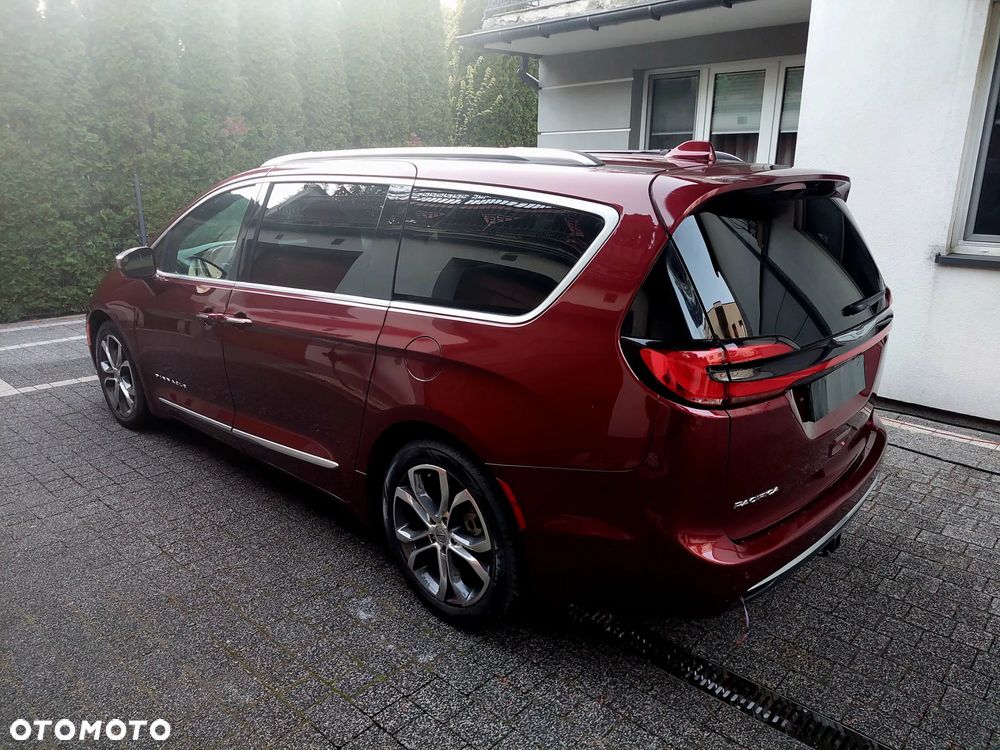 Chrysler Pacifica - 30