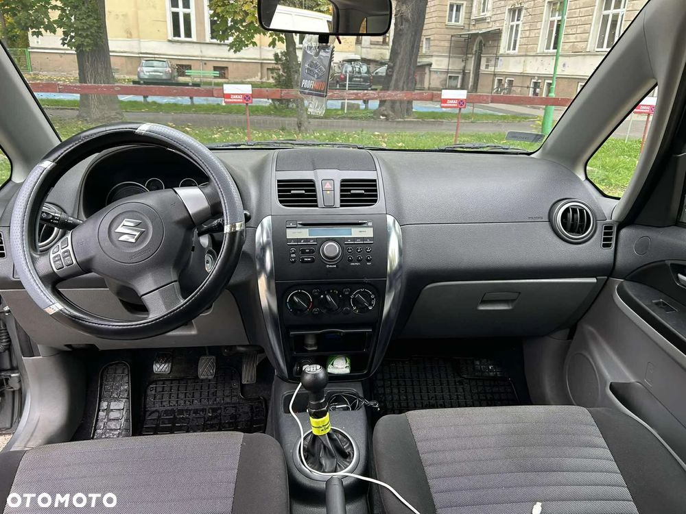 Suzuki SX4 1.5 Comfort - 10
