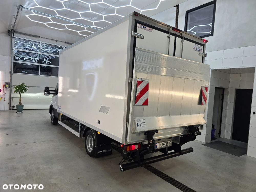 Iveco DAILY 50C18 MROŻNIA 8-PALETOWY + WINDA.1Tona AGREGAT Carrier -20*C +20*C 183Tyś km SERWIS DO OSTATNIEGO Km ASO IVECO SALON PL BOGATA OPCJA WYPOSAZENIA LED NAVI AKTYWNY TEMPOMAT FOTEL KIEROWCY PNEŁMATYCZNY - 10